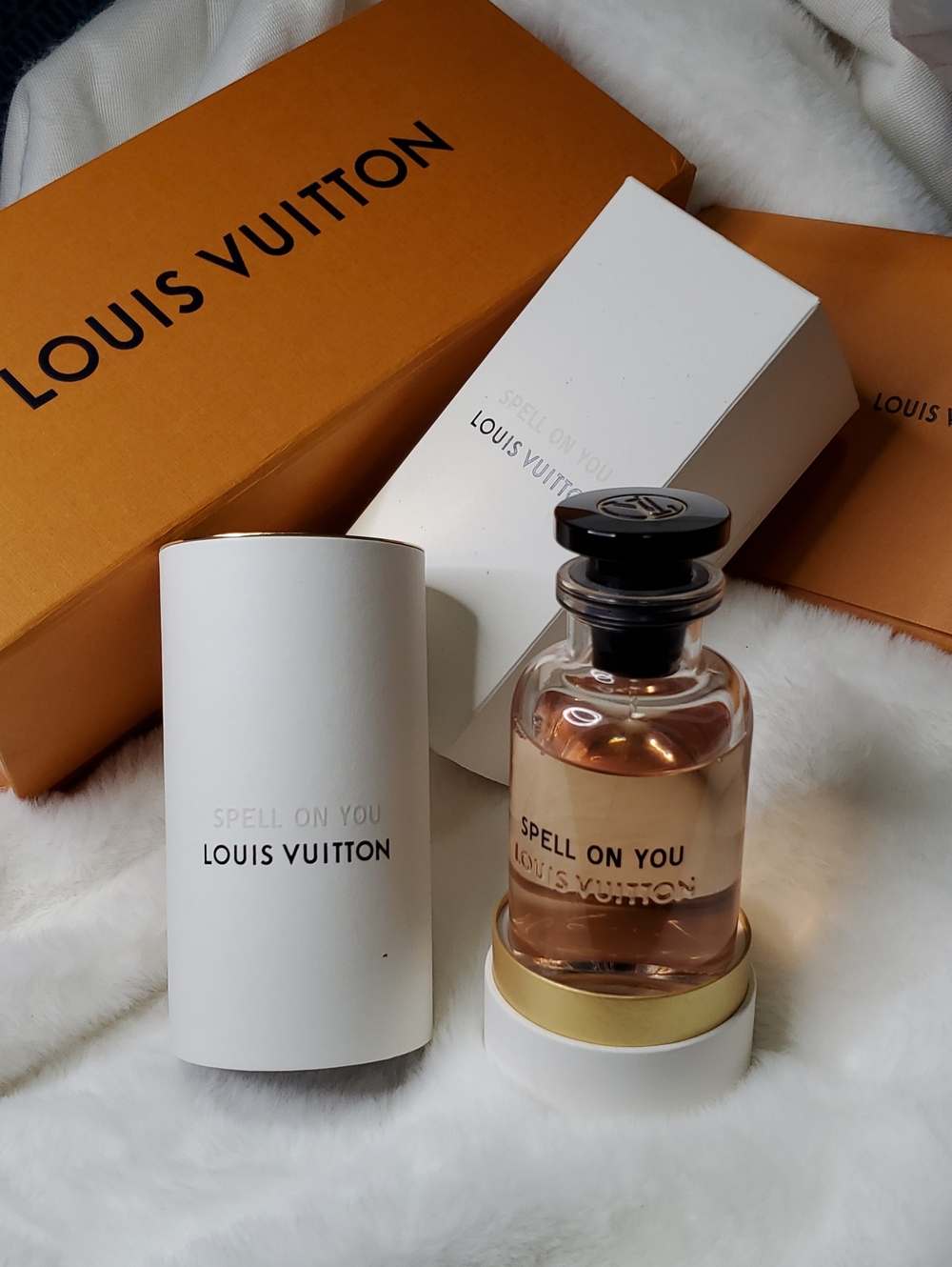 Louis Vuitton White and Peach Gift Box Presentation